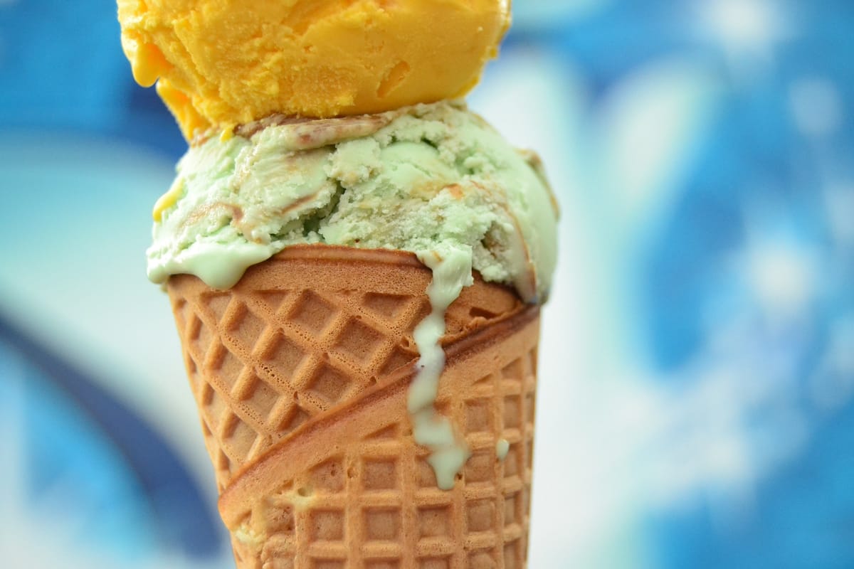 5 Easy Ways to Treat a Friend on Ice Cream Day
